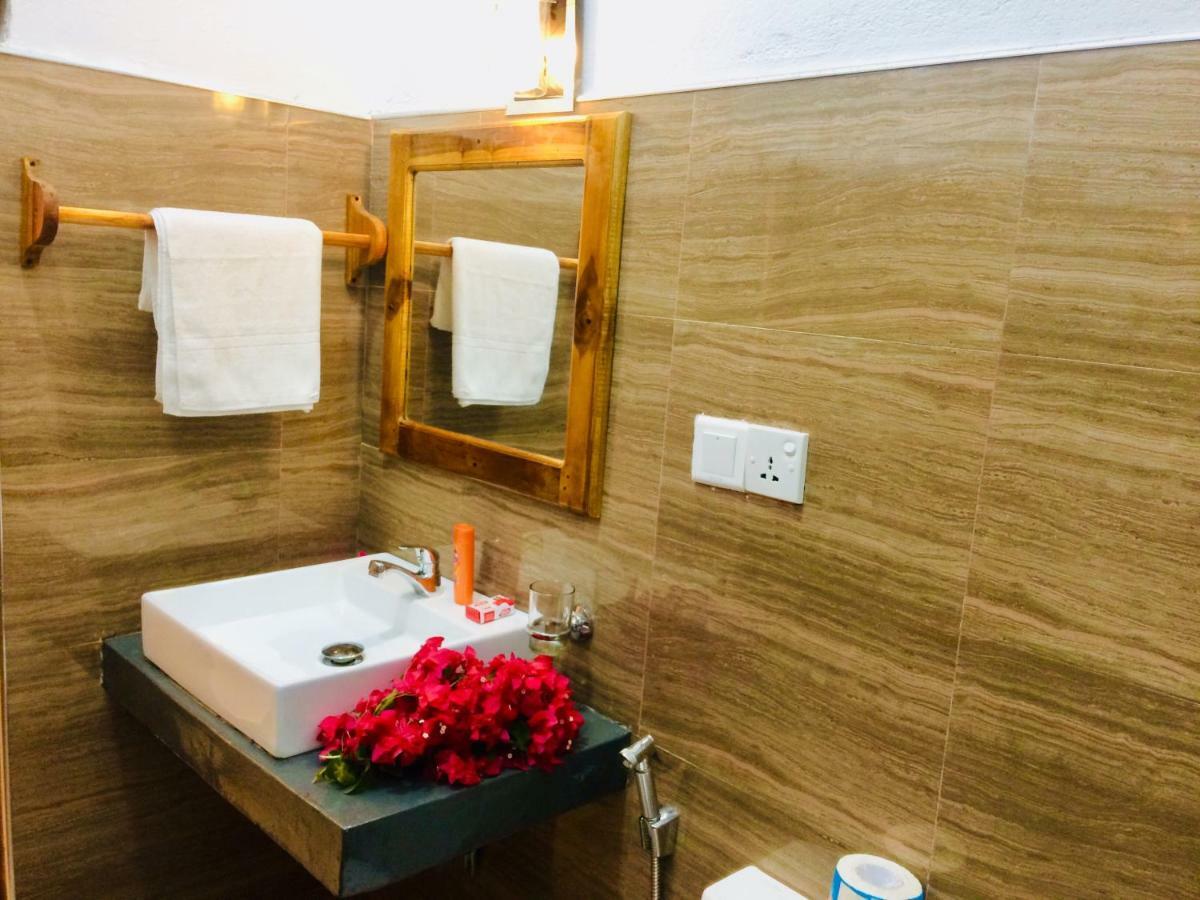 Tropicana Home Stay Arugam Bay Bagian luar foto